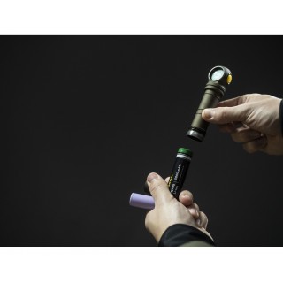 ARMYTEK TORCIA WIZARD C2 PRO MAX MAGNETE USB OLIVA - LUCE BIANCA ARMYTEK TORCIA WIZARD C2 PRO MAX MAGNETE USB OLIVA - LUCE BIANCA